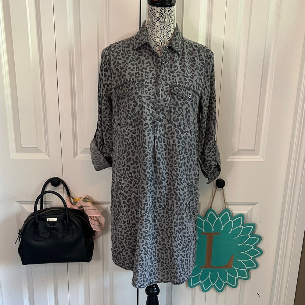Chic Gray Leopard Print Long Sleeve Dress